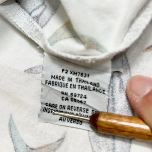 COLUMBIA Men’s White All Over Pattern Fish Print Short Sleeve Button Down Size L - Picture 9 of 12